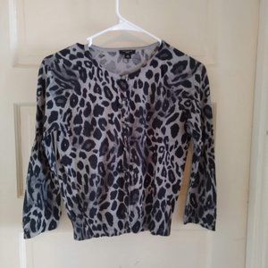 ANN TAYLOR. Leopard Knit Sweater. Button Front.. Size SP